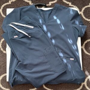 Women’s Figs Dark Harbor Scrub Set